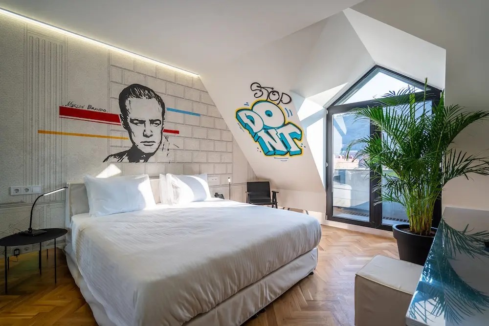 هتل پلتفرما دیزاین